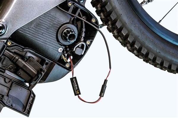 SpeedBox 3.1 Kit Débridage E-Bike Pour Moteurs Brose/Specialized/SRAM Powertrain - Vitesse Illimitée & Réglable - 14